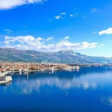 Pina 1 Apartment Kastela
