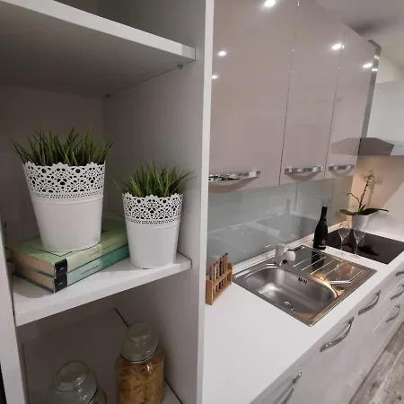 Apartment Pina 1 *