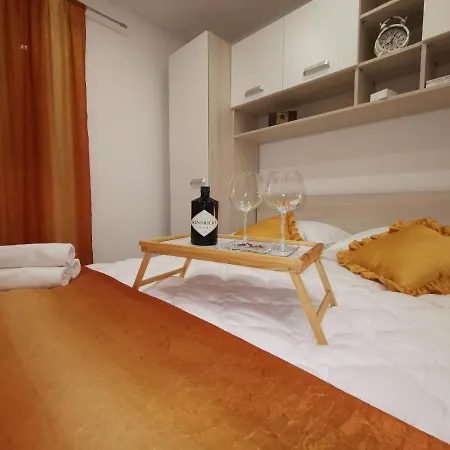 Apartment Pina 1
